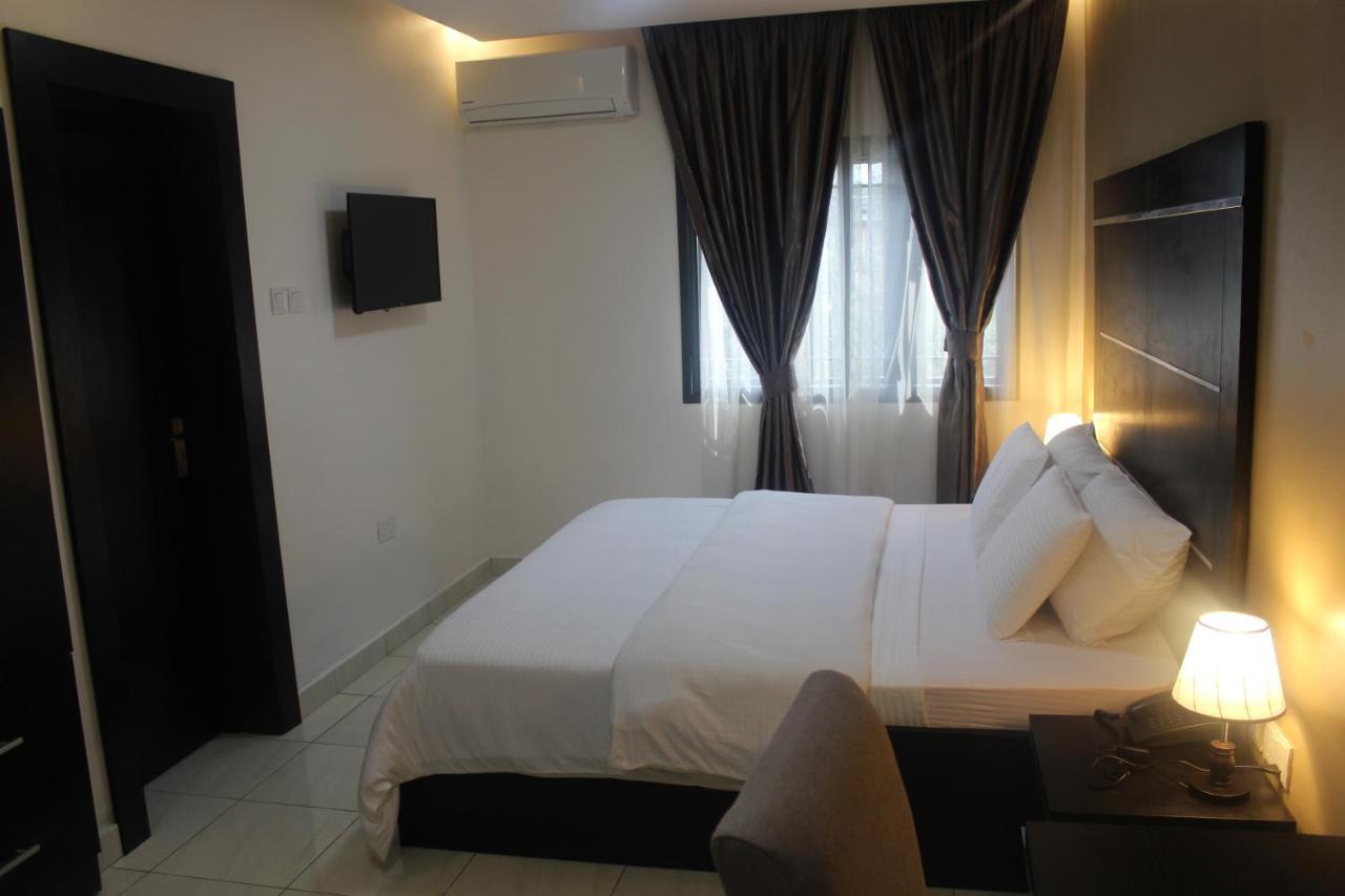 Urban Metro Inn Lagos Exterior photo