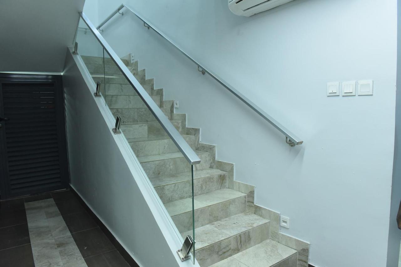 Urban Metro Inn Lagos Exterior photo