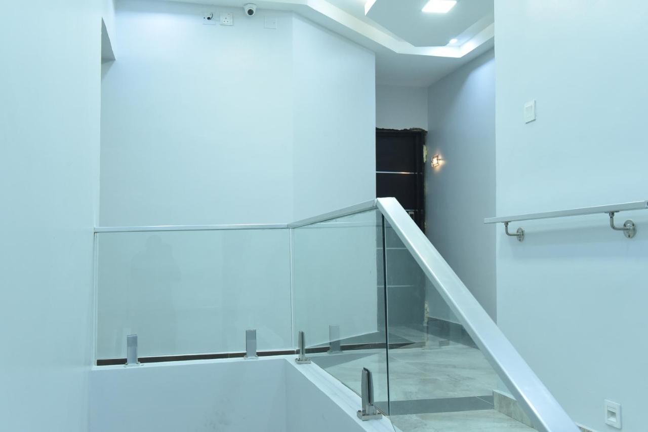 Urban Metro Inn Lagos Exterior photo